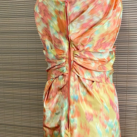 Bright, beautiful, floral and perfect with a tropical drink in hand. - Picture 4 of 15